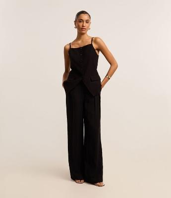 Calça Pantalona Alfaiatada em Viscose com Pregas