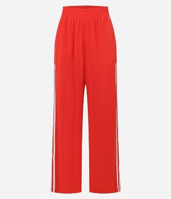 Calça Esportiva com Listra Lateral Contrastante e Bolsos