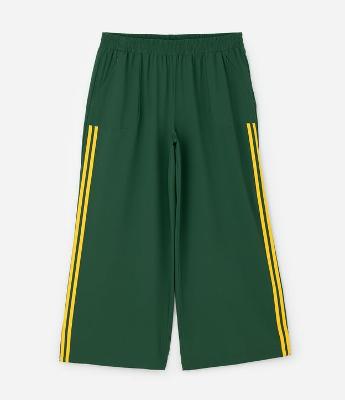 Calça Esportiva com Listra Lateral Contrastante e Bolsos