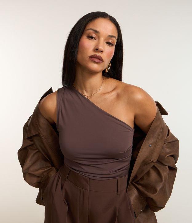 Blusa Ombro Só em Jersey com Barra Assimétrica e Franzidos - 2