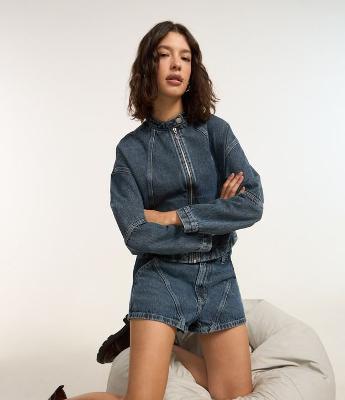 Short Mini em Jeans com Recortes Racing