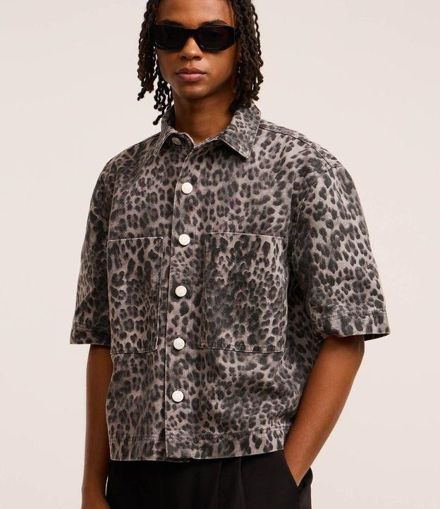 Camisa Overboxy em Sarja com Estampa Animal Print - 1