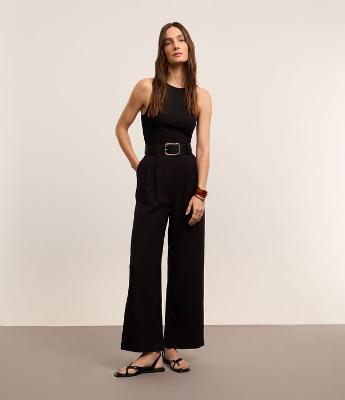 Macacão Canelado em Tricô com Detalhe Metalizado na Alça