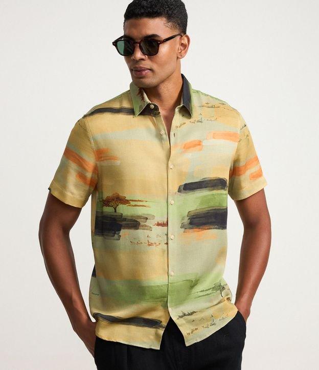 Camisa Regular em Cambraia com Estampa de Paisagem Estilo Aquarela - 2