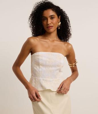 Blusa Peplum Sem Alça em Crepe com Bordado Floral