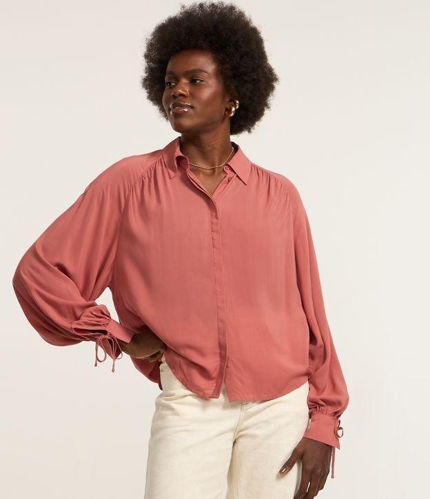 Camisa Curta em Crepe sem Cava e Franzido no Punho - 1