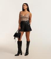 Short Curto em PU com Cintura Alta e Bolsos - 2