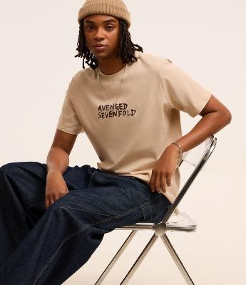 Camiseta Regular em Algodão com Estampa de Caveira e Lettering Avenged Sevenfold