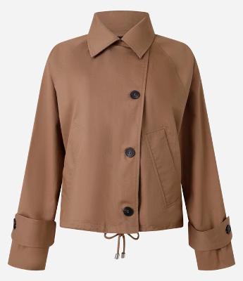 Jaqueta em Gabardine com Corte de Trench Coat