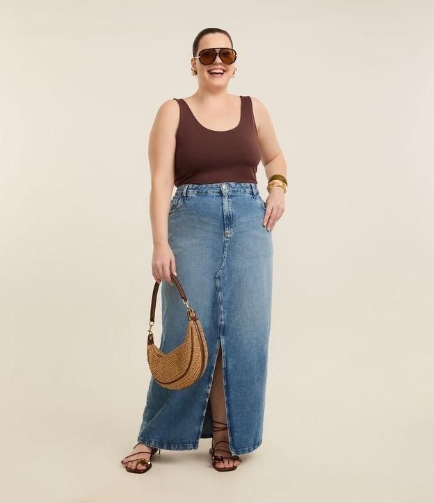 Saia Longa em Jeans com Fenda e Bolsos Curve & Plus Size - 4