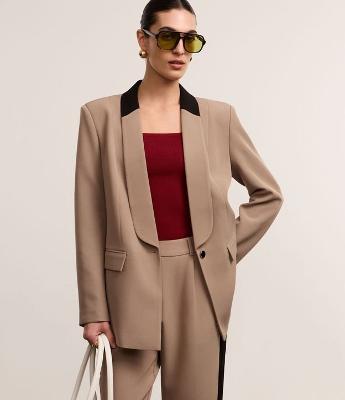 Blazer Alfaiatado com Gola Smoking Contrastante