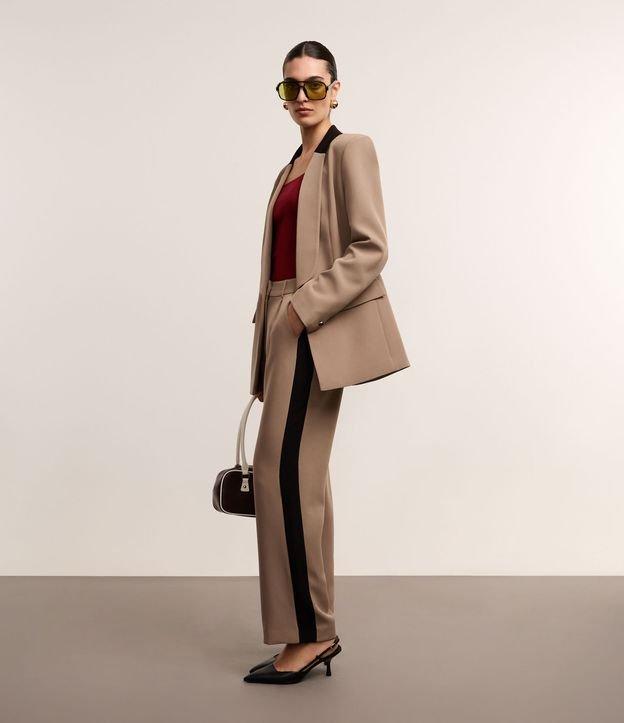 Calça Reta Alfaiatada com Pregas e Contaste Lateral - 1