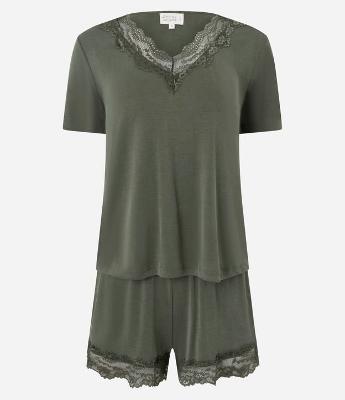 Pijama em Modal com Detalhes de Renda