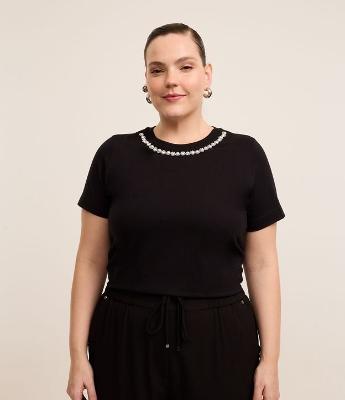 Blusa com Aplicação de Pérolas e Strass na Gola Curve & Plus Size