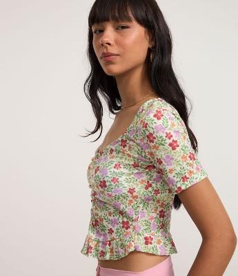Blusa Cropped Texturizada com Franzido e Estampa Floral Liberty