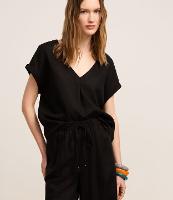 Blusa em Viscolinho com Recorte e Dobra na Manga Curta - 2