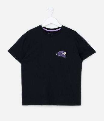 Camiseta Infantil com Estampa Frente e Costas Wandinha - Tam 5 a 14 Anos