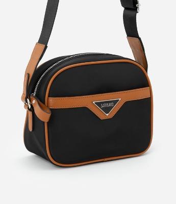 Bolsa Transversal Pequena com Detalhes Contrastantes