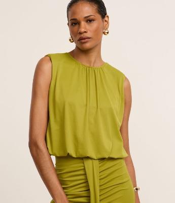 Blusa em Poliamida com Ombreira e Franzido