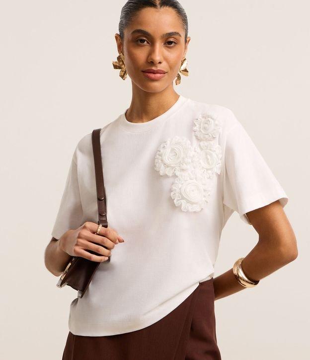 Blusa em Algodão com Flores de Tecido no Ombro - 1