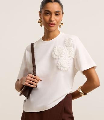 Blusa em Algodão com Flores de Tecido no Ombro