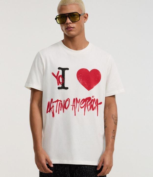 Camiseta Regular em Algodão com Estampa de Coração e Escrita Estilo Grafite - 2