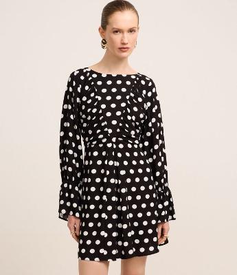 Vestido Curto em Tricoline com Amarração e Estampa Poá