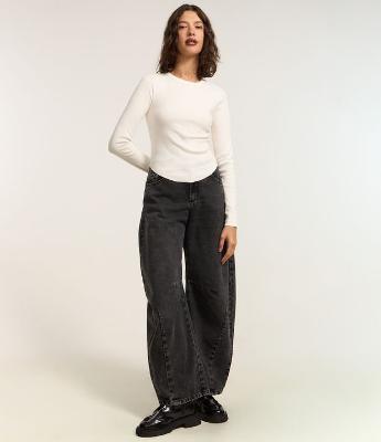 Blusa em Ribana com Barra Arredondada