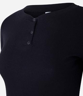 Blusa em Ribana com Botões e Detalhe nas Mangas