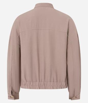 Jaqueta Alfaiatada em Viscose com Gola Padre e Bolsos Cargo