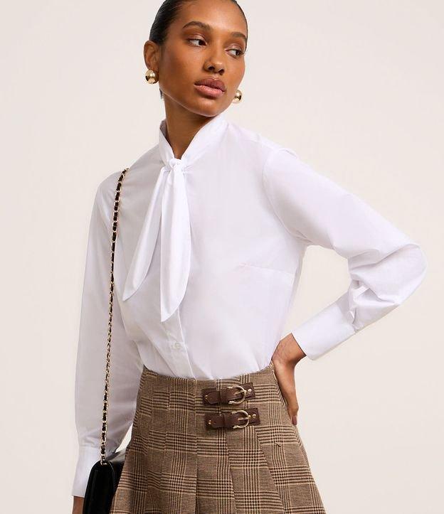 Camisa em Tricoline com com Gola Laço e Punho Largo - 1