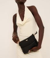 Bolsa Transversal Média com Textura Embossed e Estampa Triangular - 2