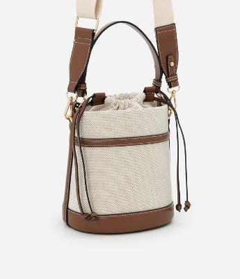 Bolsa Bucket Pequena com Fechamento de Saco Boho Romântico