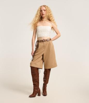 Bermuda Jorts em Sarja Alfaiatada com Pregas