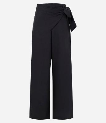 Calça Pantalona Alfaiataria com Sobreposição e Amarração Lateral