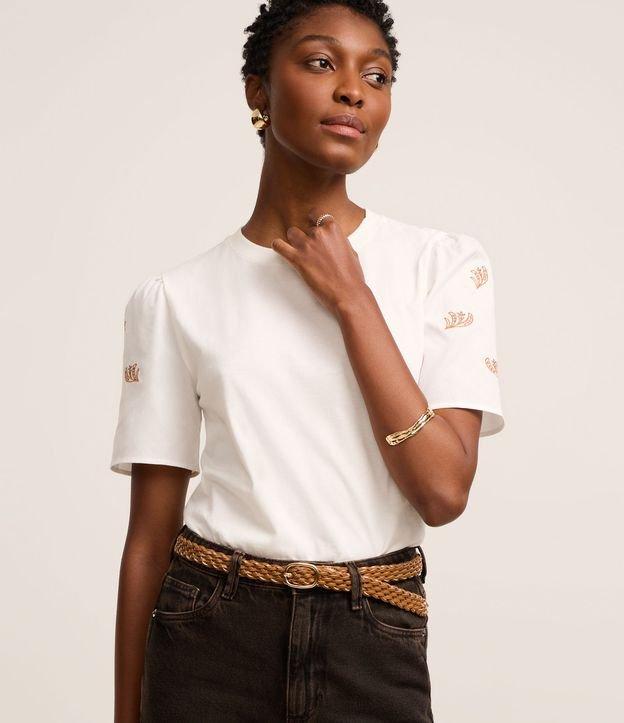 Blusa em Algodão com Bordado de Folhagem na Manga Bufante - 1