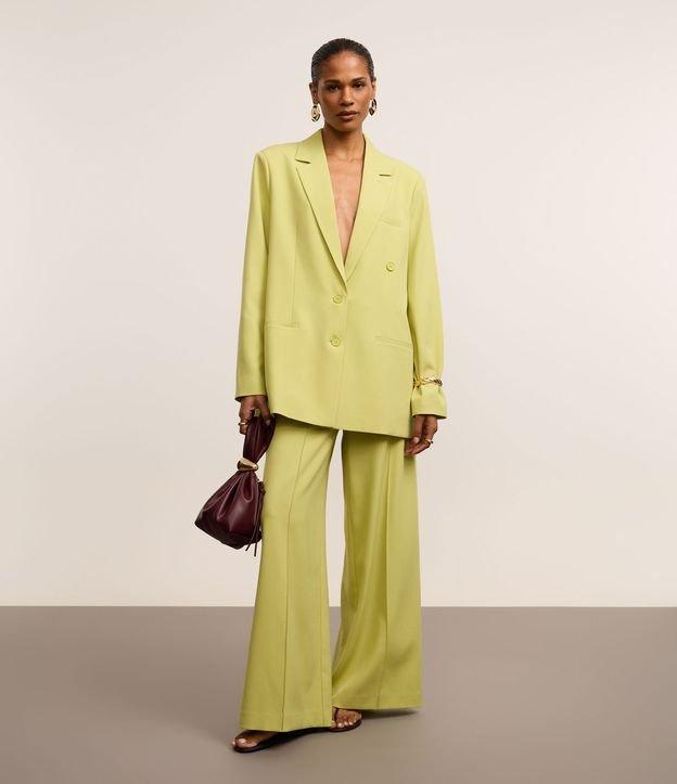 Calça Wide Leg Alfaiatada com Linho e Cinto de Fivela Torcida - 1