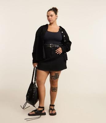 Saia Curta em Jeans Curve & Plus Size