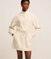 Vestido Curto em Viscose com Gola Alta e Amarração na Cintura - 1