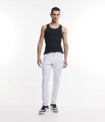 Calça Skinny Básica em Sarja com Bolsos