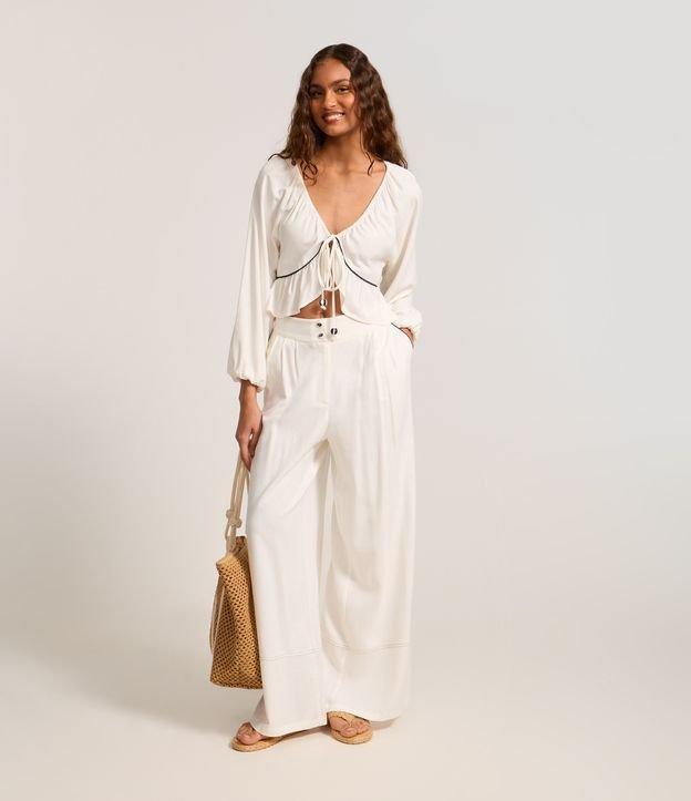 Calça Pantalona em Viscose e Linho com Barra Larga - 2