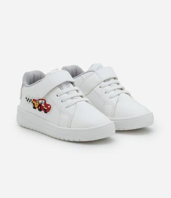 Tenis Infantil em PU com Patch Carros - Tam 20 a 27