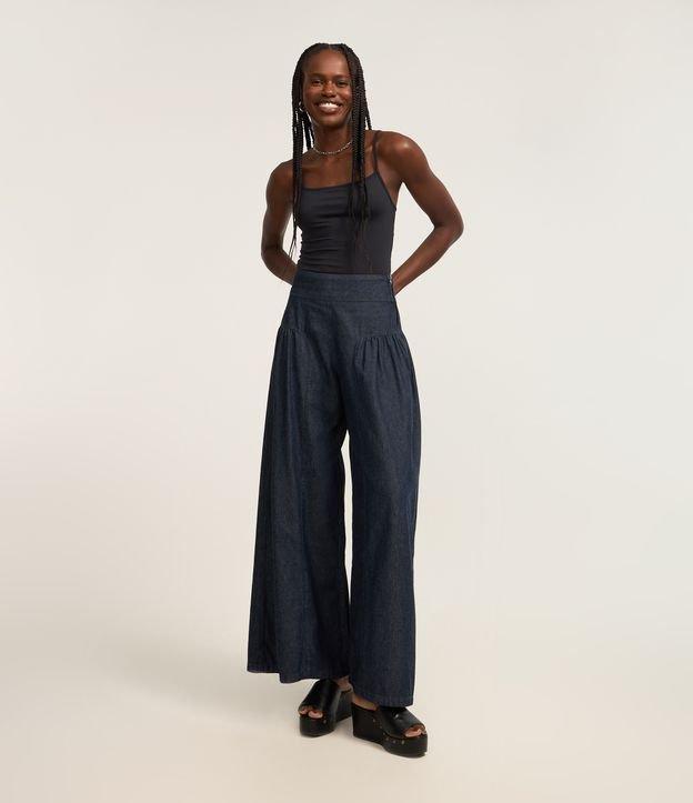 Calça Super Wide Leg em Jeans com Drapeados - 1