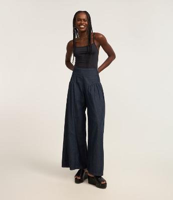 Calça Super Wide Leg em Jeans com Drapeados