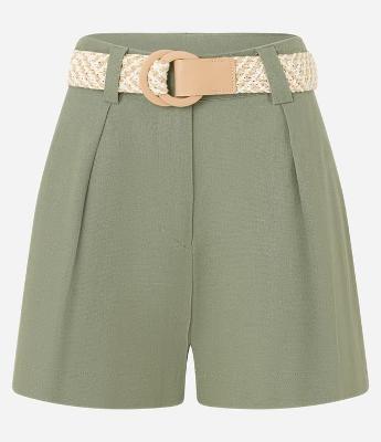 Short Reto Cintura Alta em Viscolinho com Cinto de Ráfia