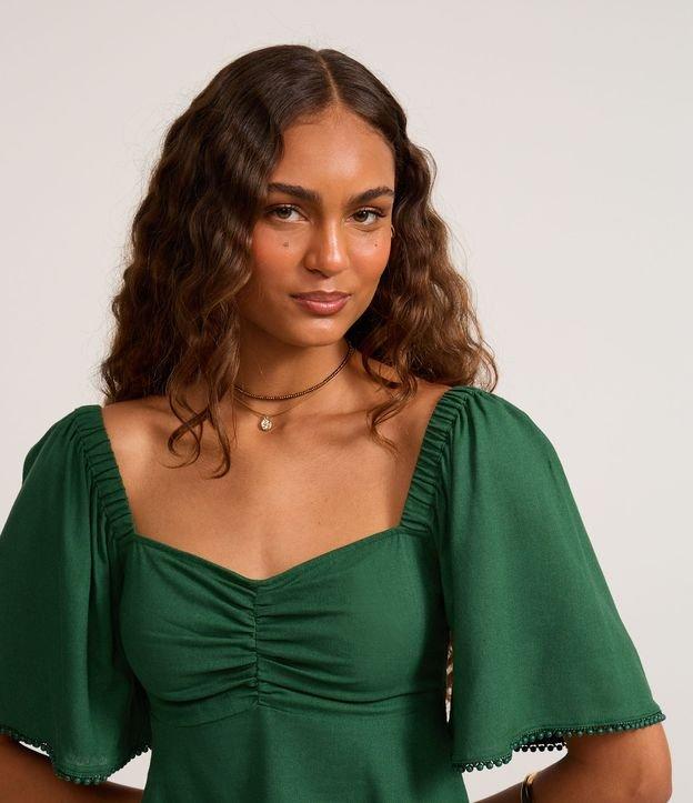 Blusa Cropped em Viscolinho com Puxadinho Frontal e Lastex - 2