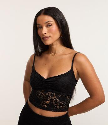 Blusa em Renda Floral com Alças Finas