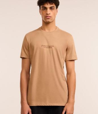 Camiseta Comfort em Algodão com Estampa de Montanhas e Lettering