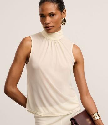 Blusa em Crepe com Lenço para Amarração na Gola