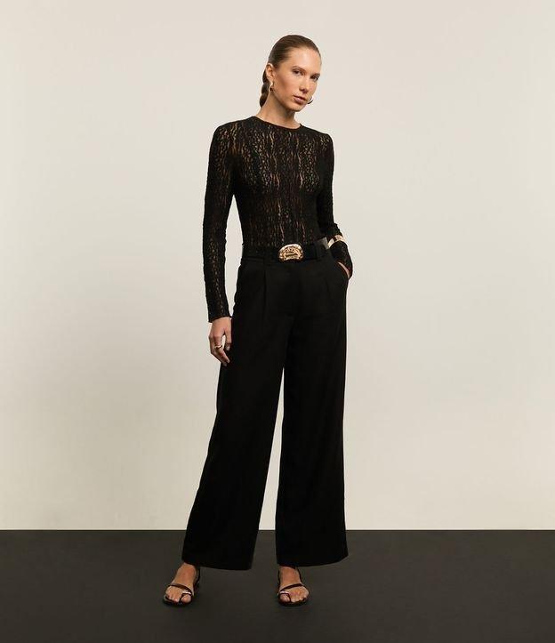 Calca Pantalona em Viscolinho com Cinto de Fivela Martelado - 2